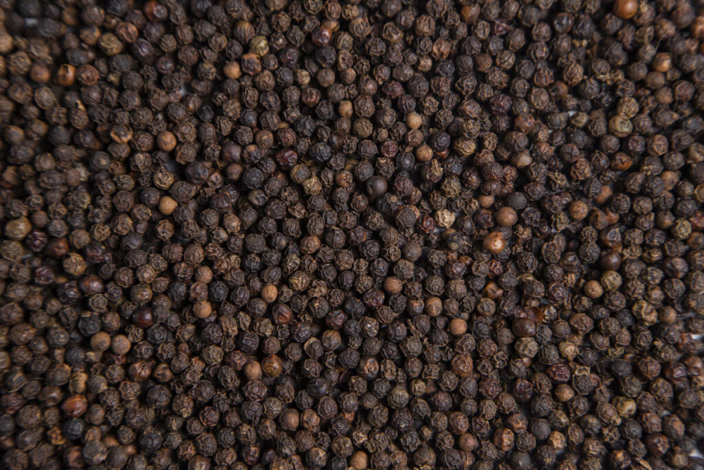 Black pepper whole